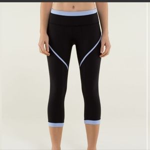 Lululemon Roll Out Crop Black / Lavender Dusk